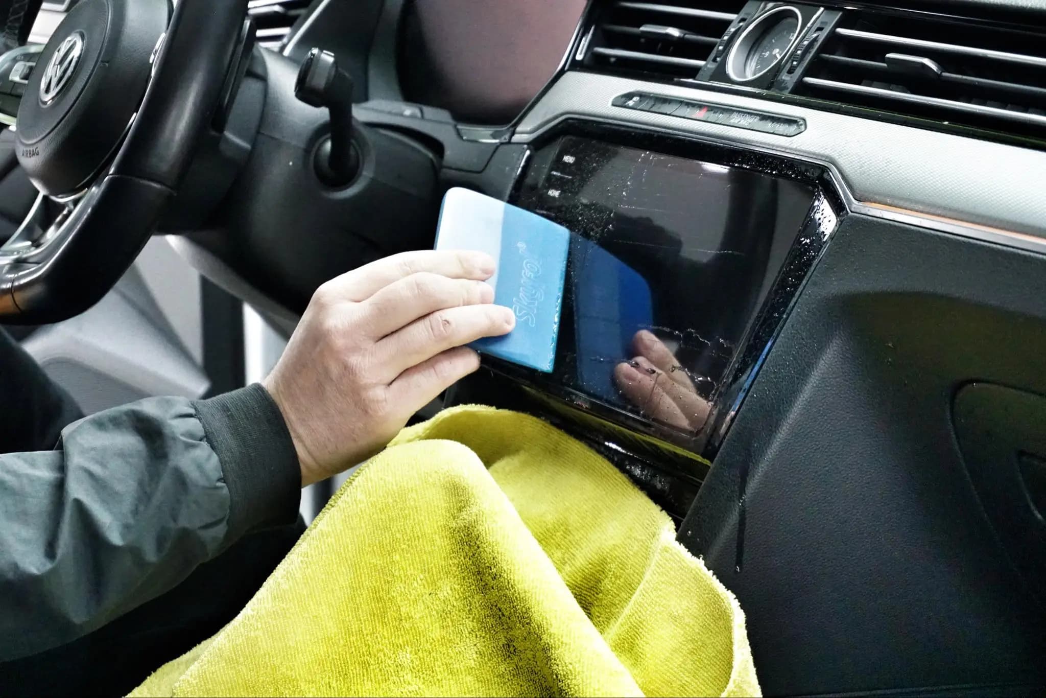 Полиране на декоративни елементи