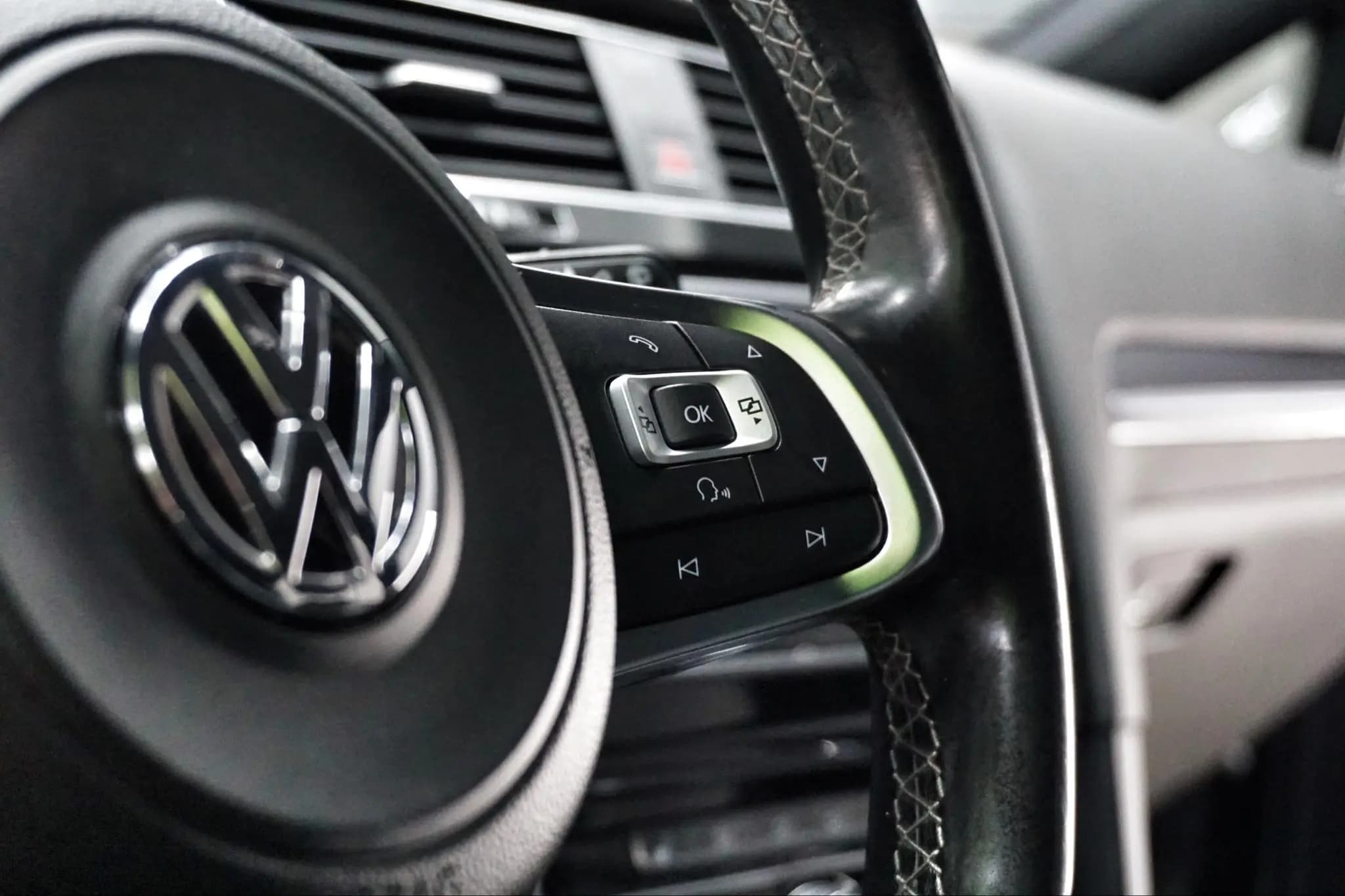 Занимаваме се с автомобилен детайлинг повече от 3 години!